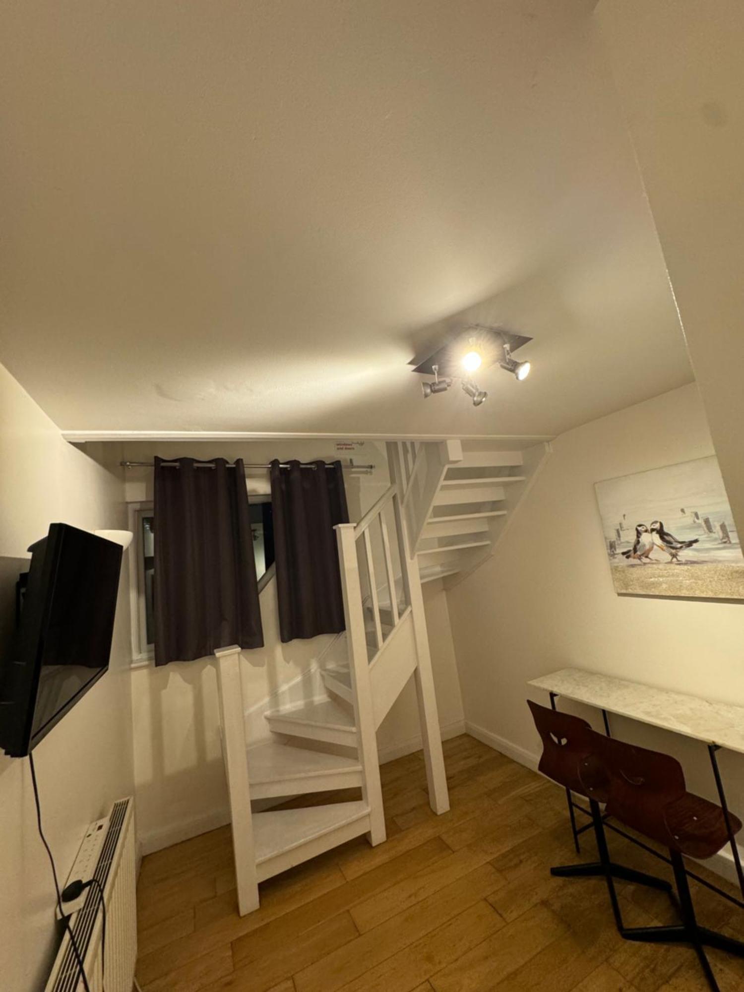 Cozy Rooms Near Central London Guest house *