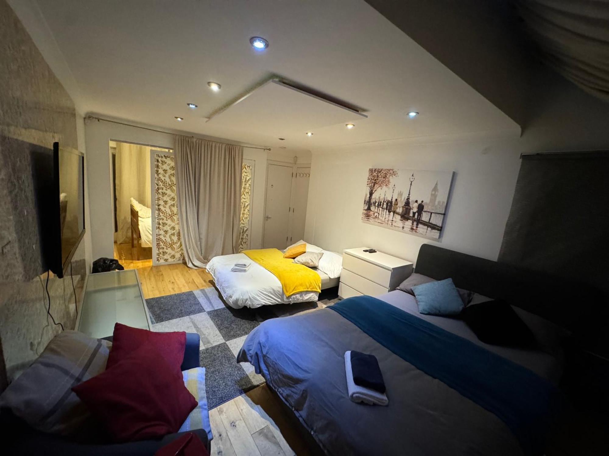 Cozy Rooms Near Central London London