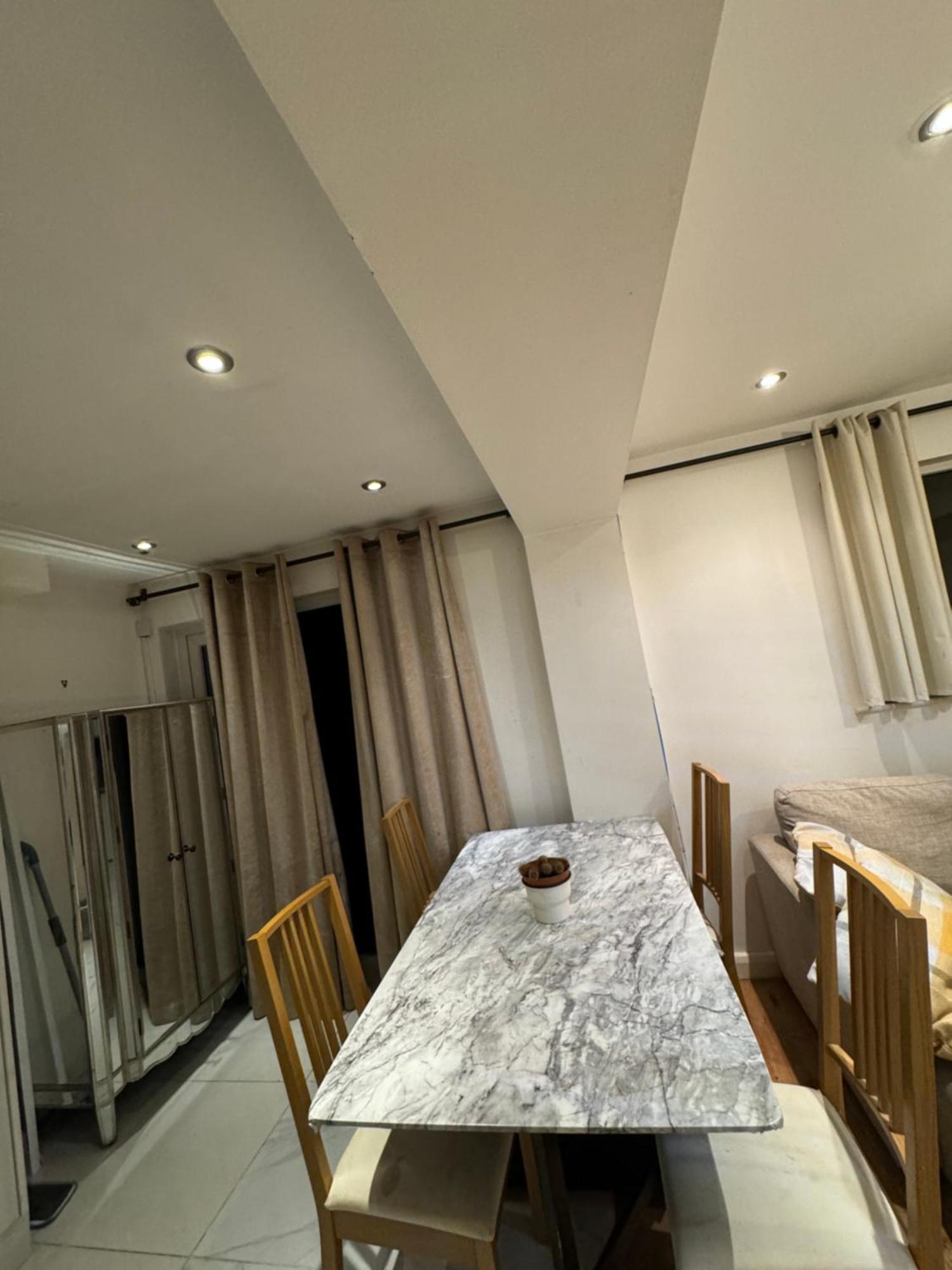 Cozy Rooms Near Central London Guest house *