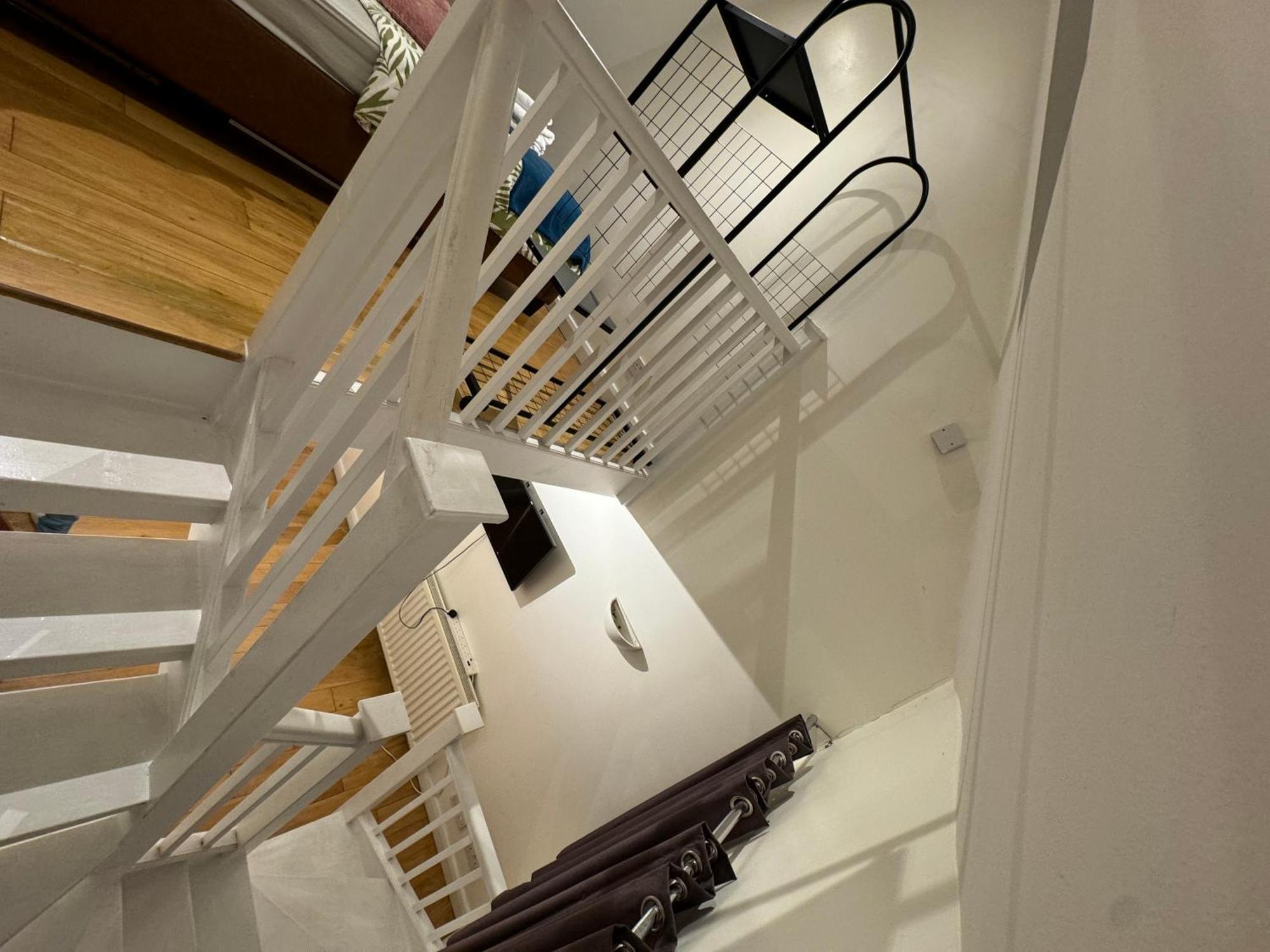 Cozy Rooms Near Central London London