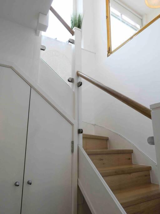 Immaculate Covent Garden Apartment London