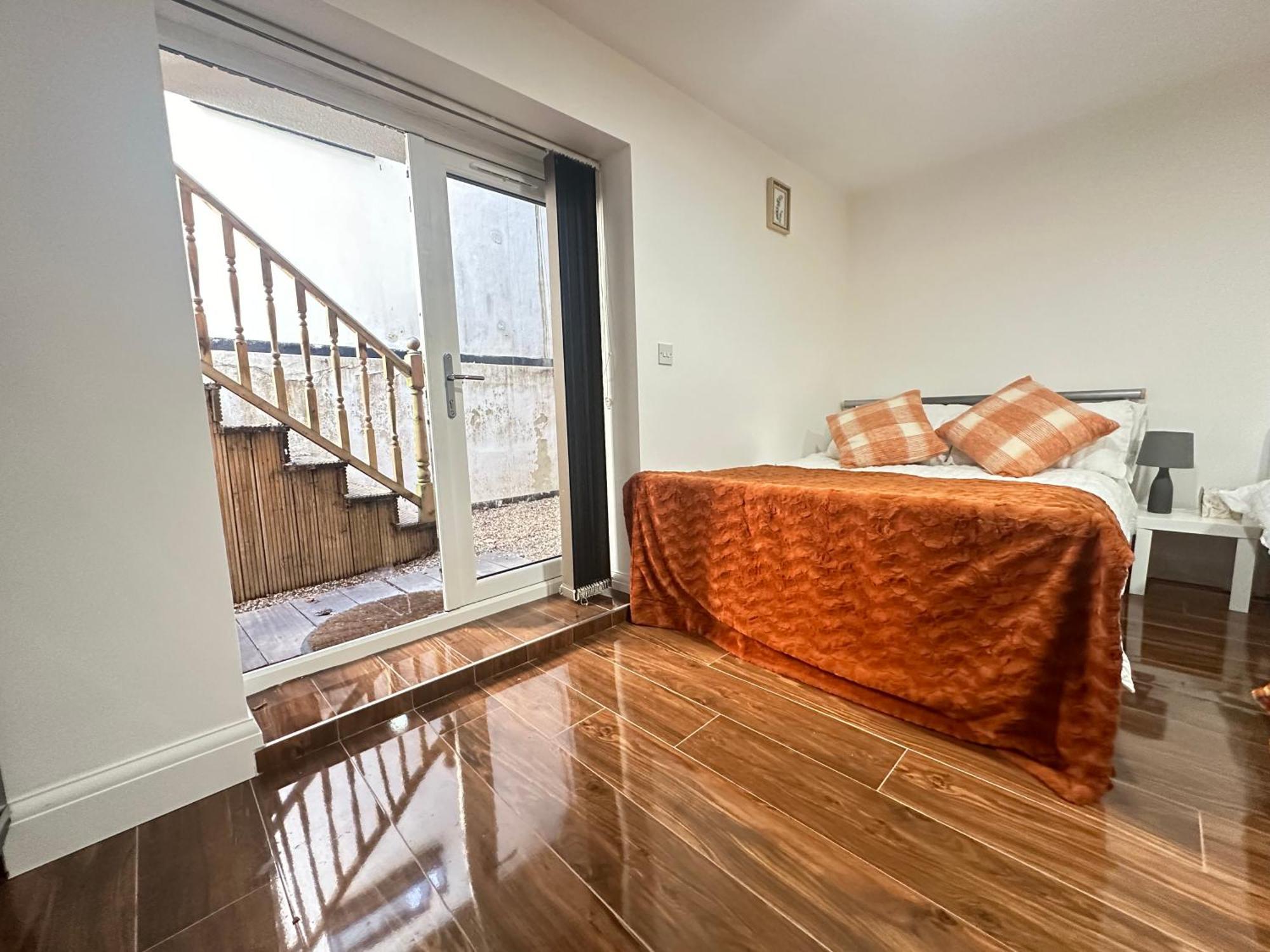 Apartment Juniper Alexandra Palace Serviced Apartments, By Edens London