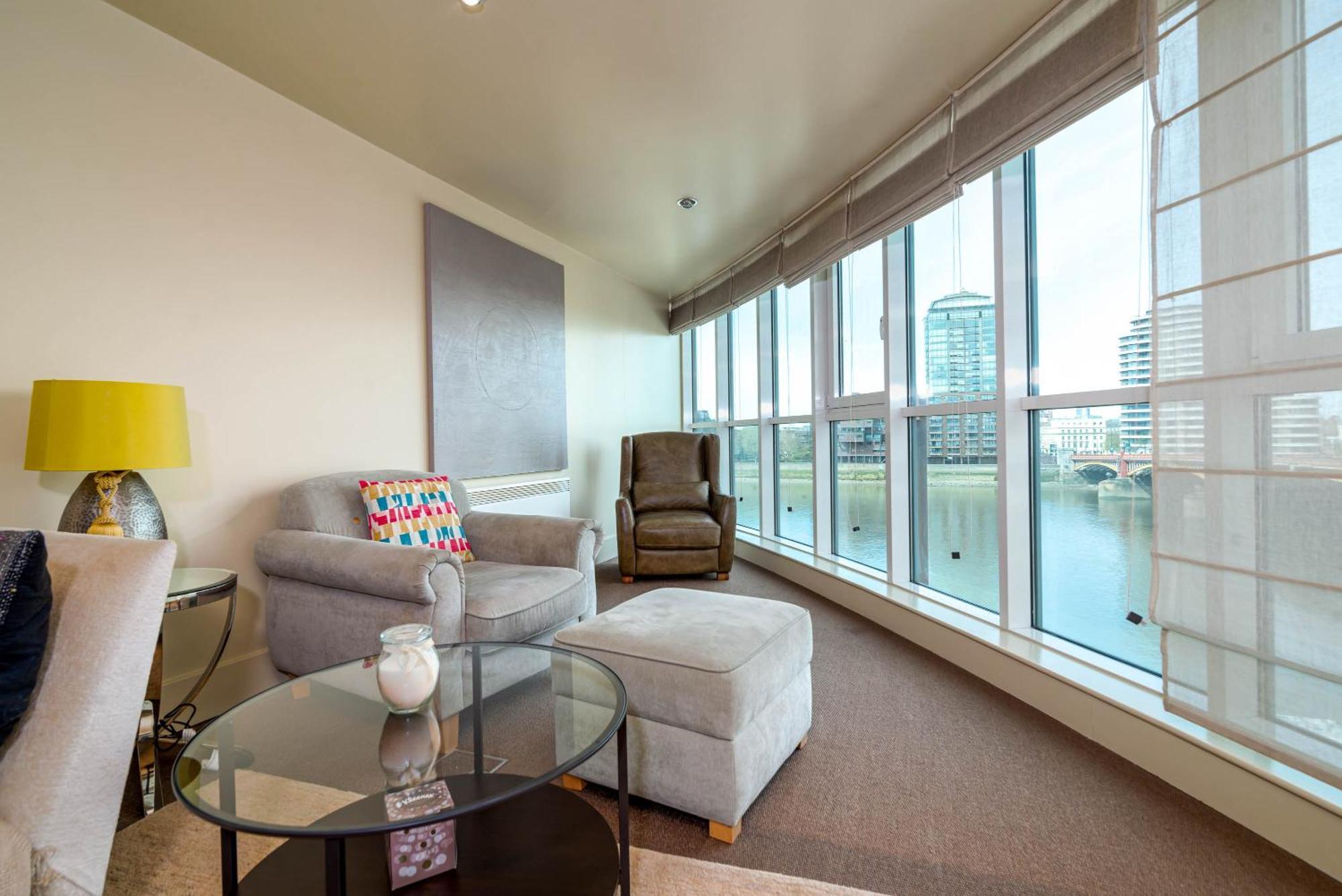 Fabulous 3 Bed In Vauxhall Apartment London
