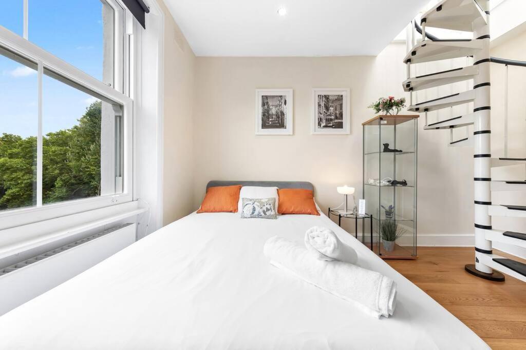 Spacious Sleep 11 With Terrace In Earls Court Ec99 * Londres
