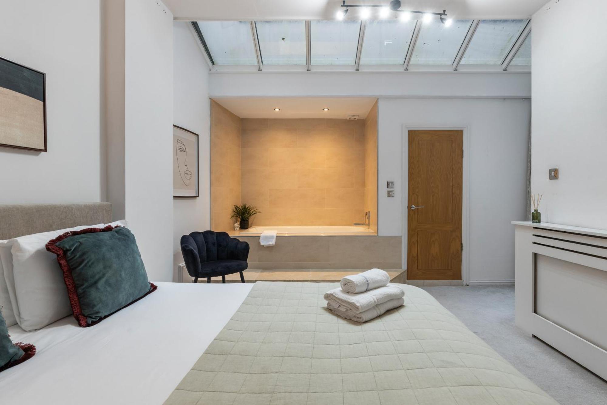 Heavenly Stays, Kensington, Luxurious 3-bd Oasis *