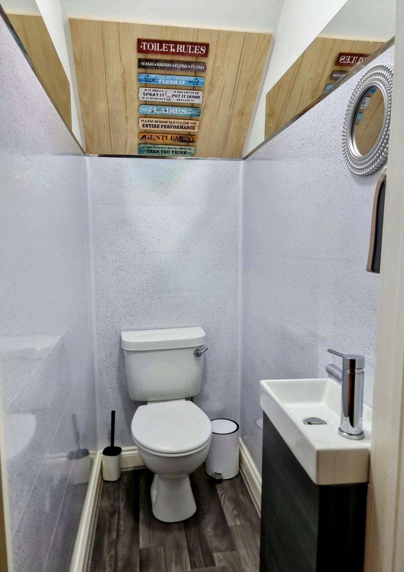 Holiday home Two Bdr Entire House In By !! Zaftastic !! London
