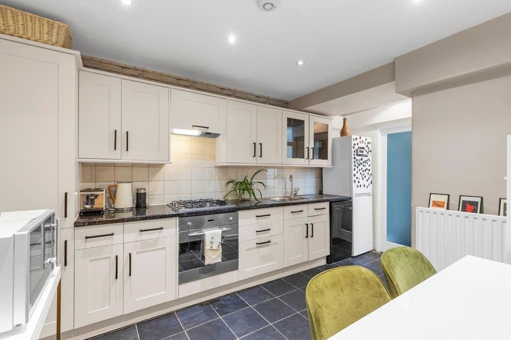 Appartement Designer Flat At Paddington Private Outdoor Oasis Londen