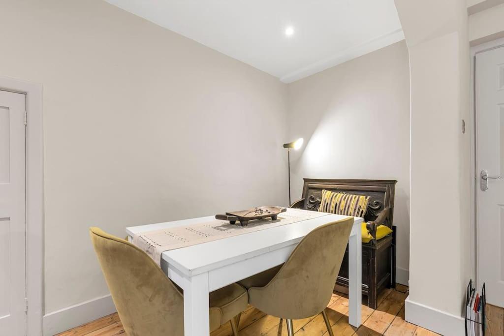 Designer Flat At Paddington Private Outdoor Oasis