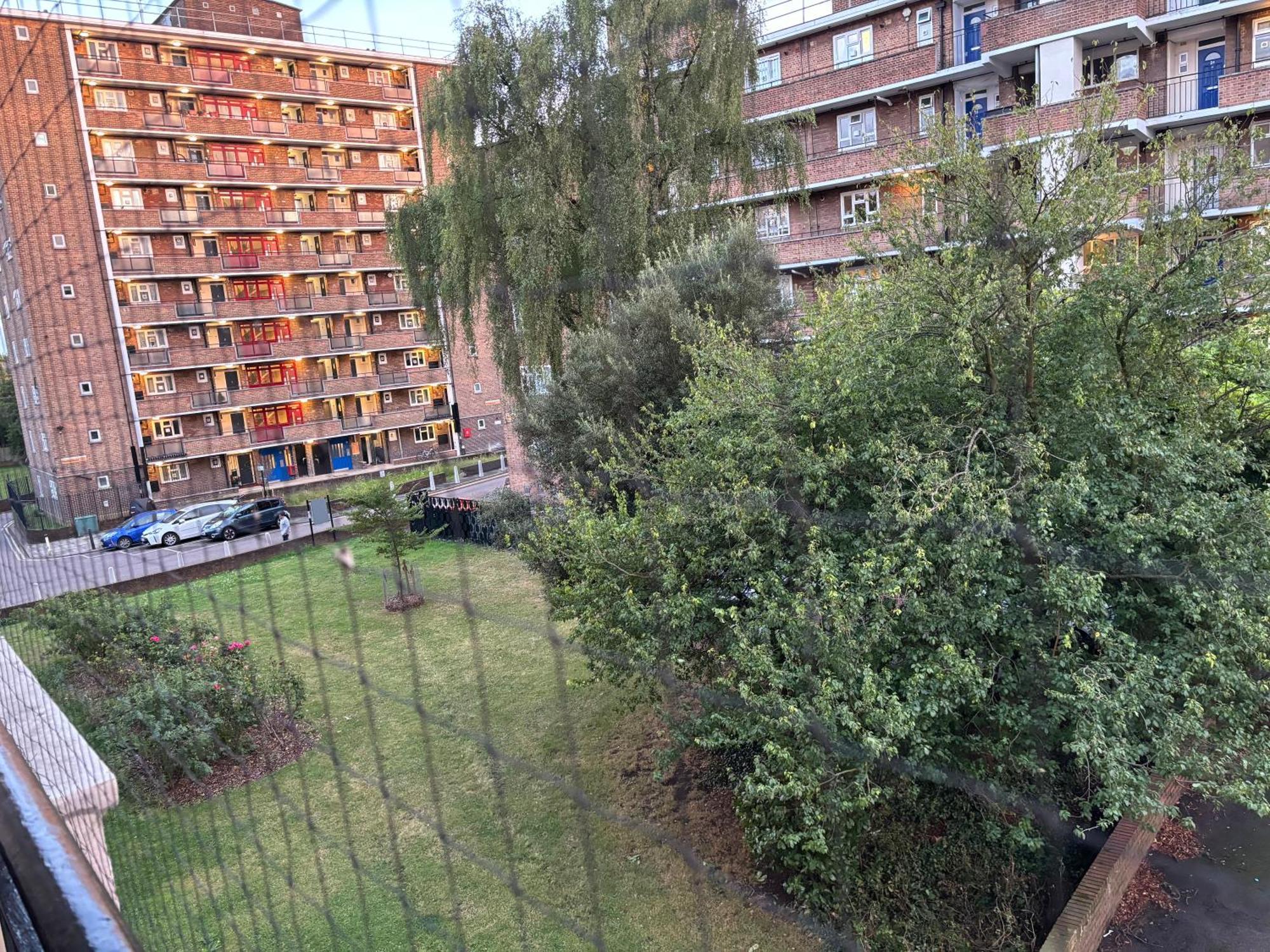 Bright 2 Bedroom Flat Close To Centre * London