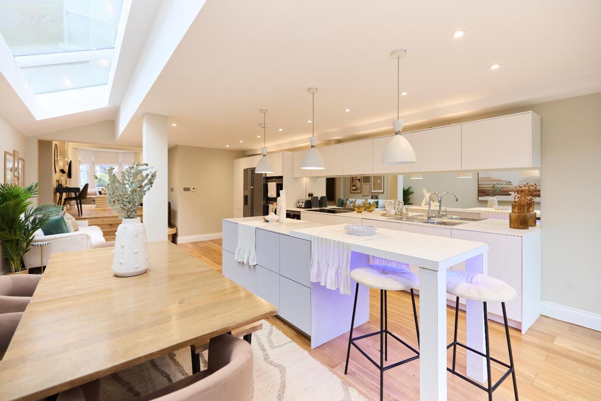 The Latimer Wonder - Stunning 5bdr House With Garden * London