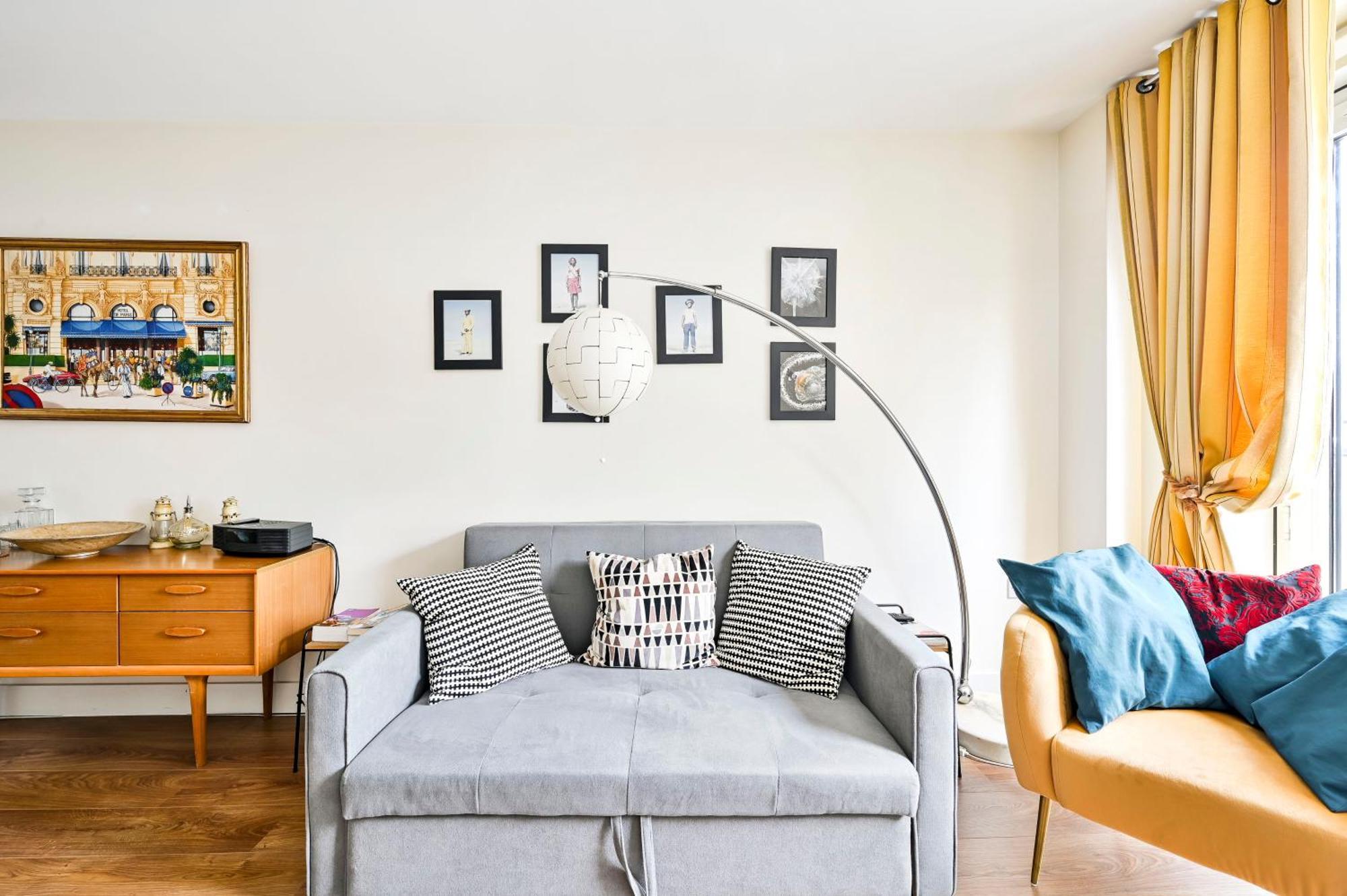 2 Bed Flat Next Old Street Tube Apartment