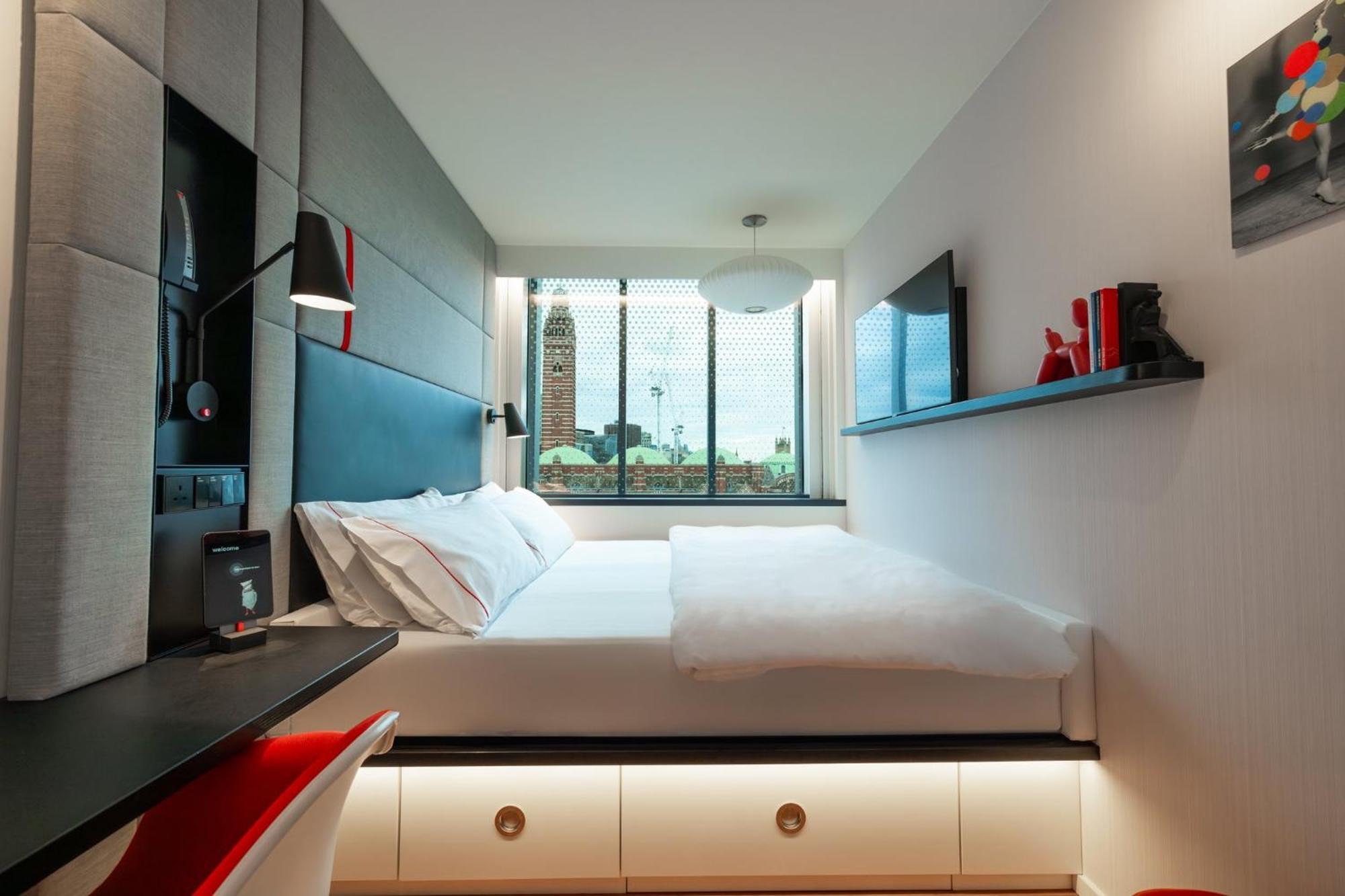 Citizenm Victoria Station Hotel 4*