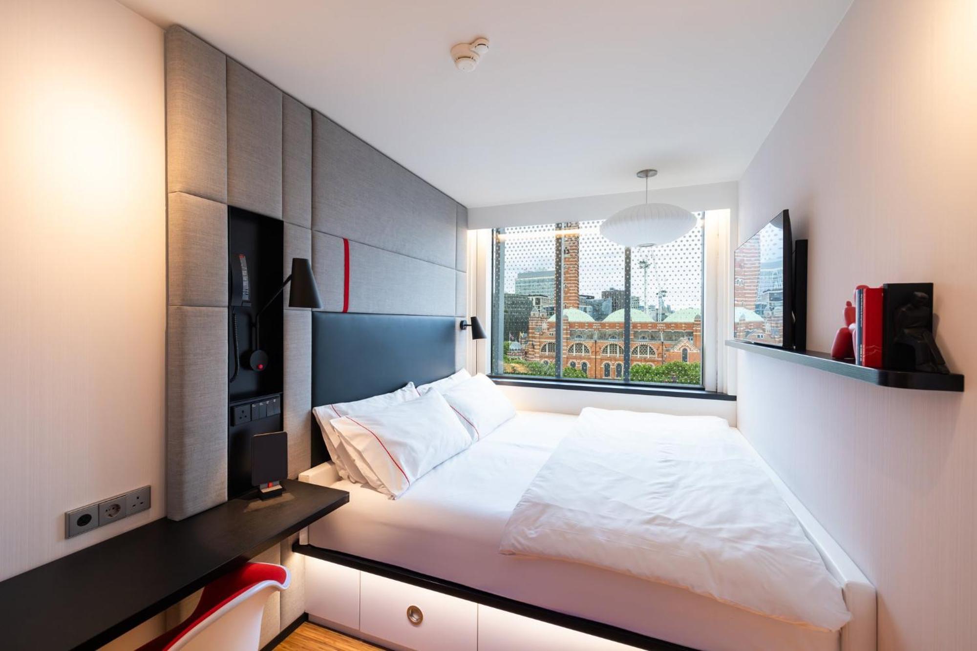 Citizenm Victoria Station Hotel London
