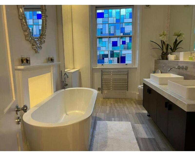 Victoria Square Holiday home London