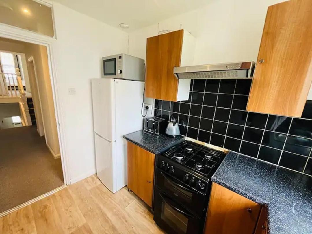 Spacious 3 Bed Flat In Greenwich Apartment
