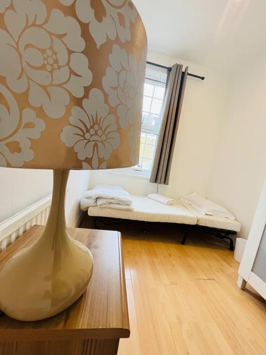 Spacious 3 Bed Flat In Greenwich Apartment London