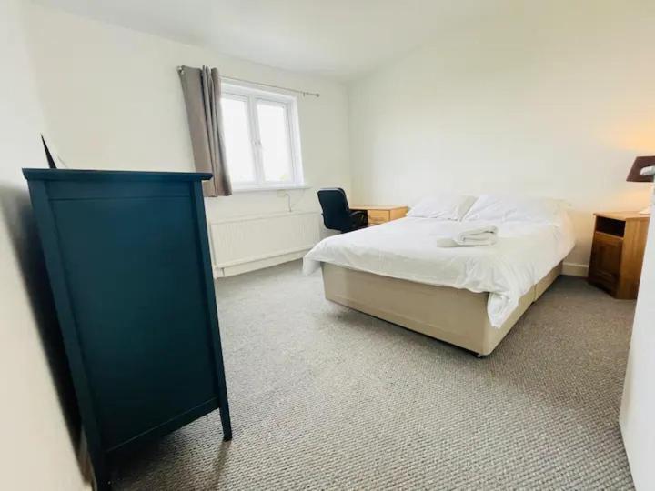 Spacious 3 Bed Flat In Greenwich Apartment London