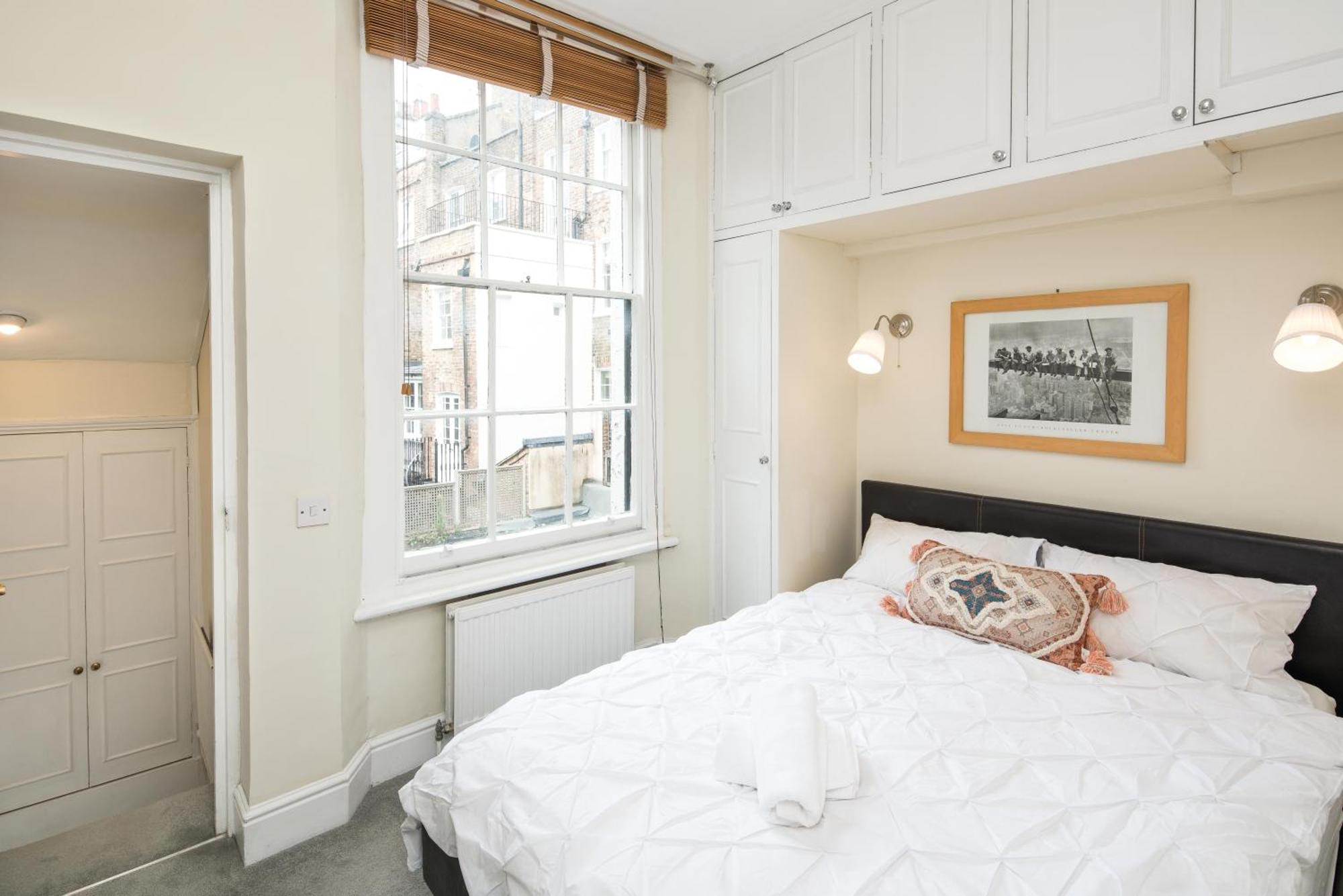 High-ceiling Gorgerous Victorian Flat With Private Garden - 3 Mins To Hyde Park, Kensington Palace, 8 Mins Nottinghill, High Street Kensington Station *