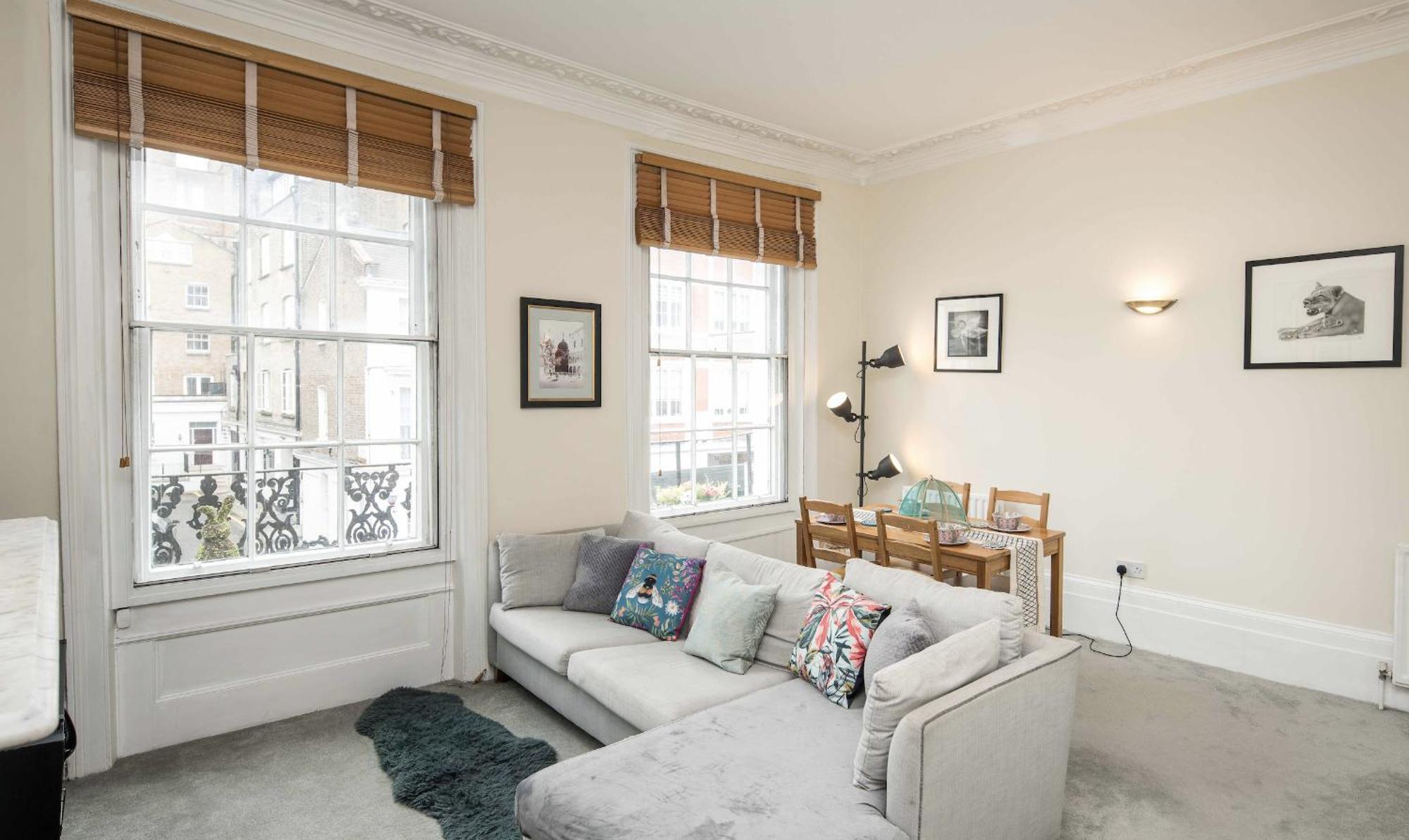 High-ceiling Gorgerous Victorian Flat With Private Garden - 3 Mins To Hyde Park, Kensington Palace, 8 Mins Nottinghill, High Street Kensington Station Apartment London