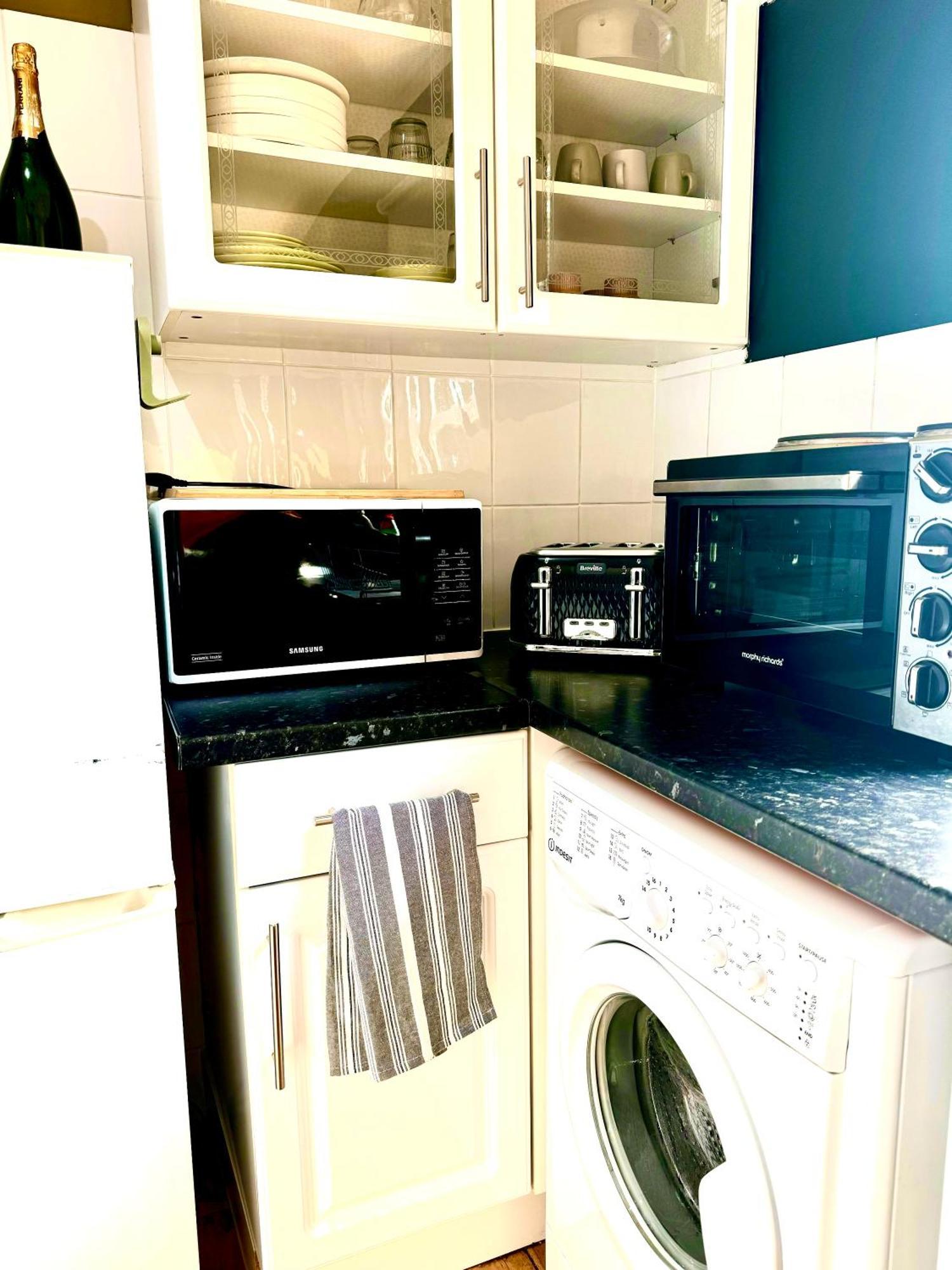 A Lovely 1 Bedroom Flat / Modern-cosy Leilighet
