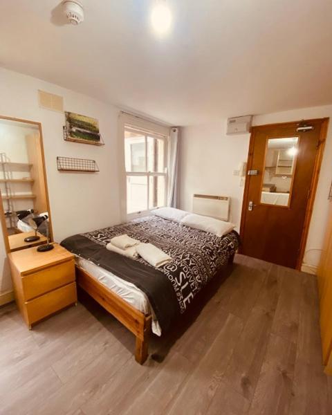 In Islington Apartment