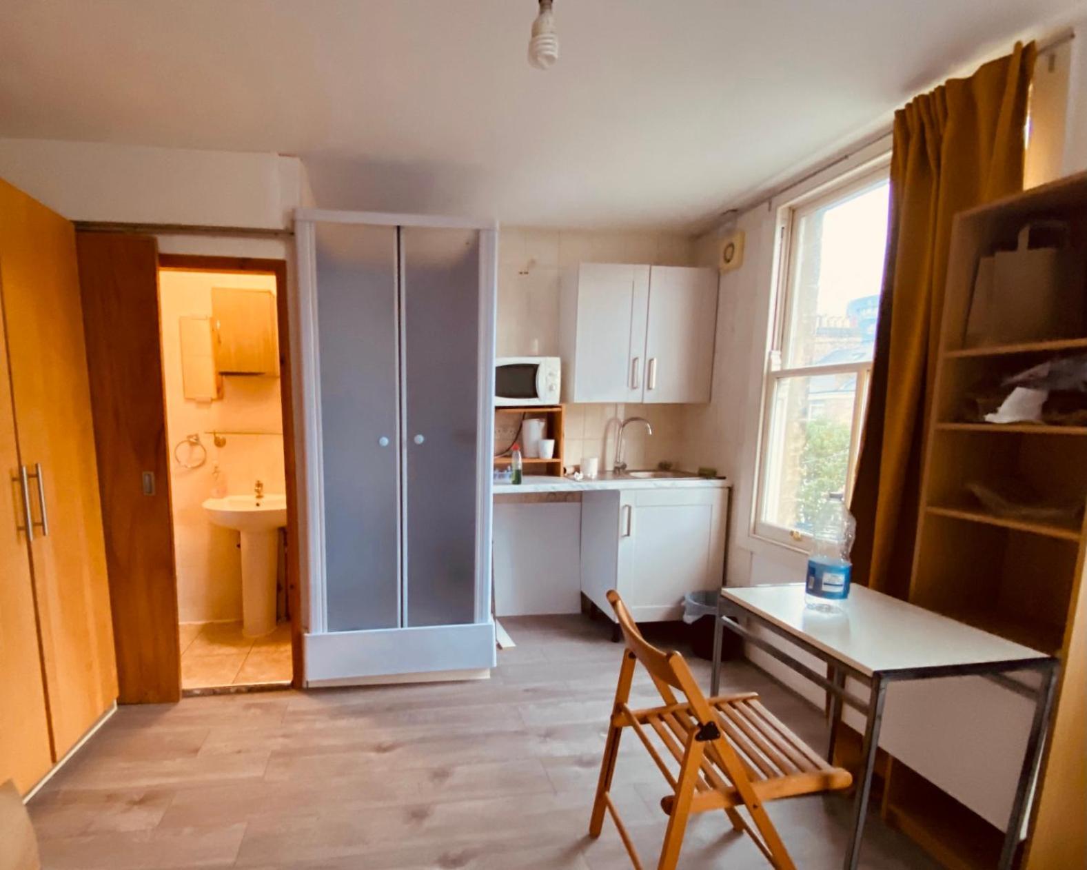 In Islington Apartment *