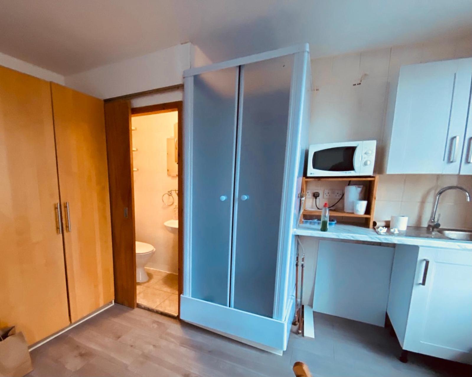 In Islington Apartment *