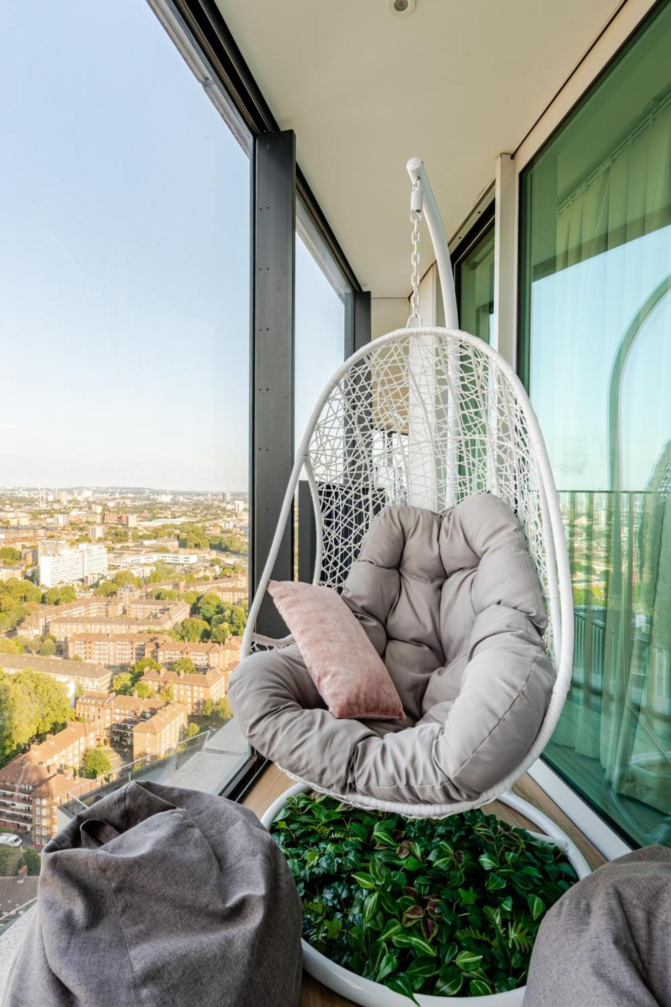 Stunning View Large 1 Bed Apartment