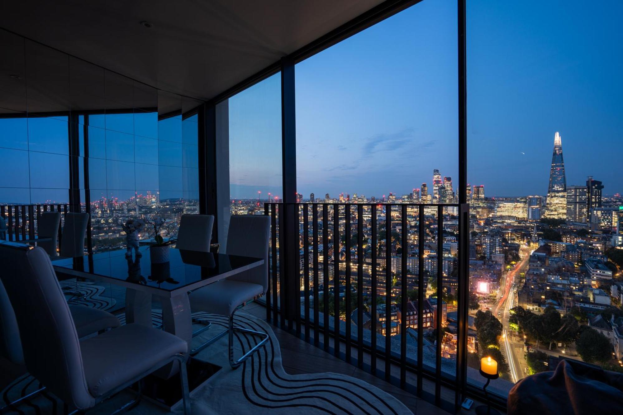 Stunning View Large 1 Bed London