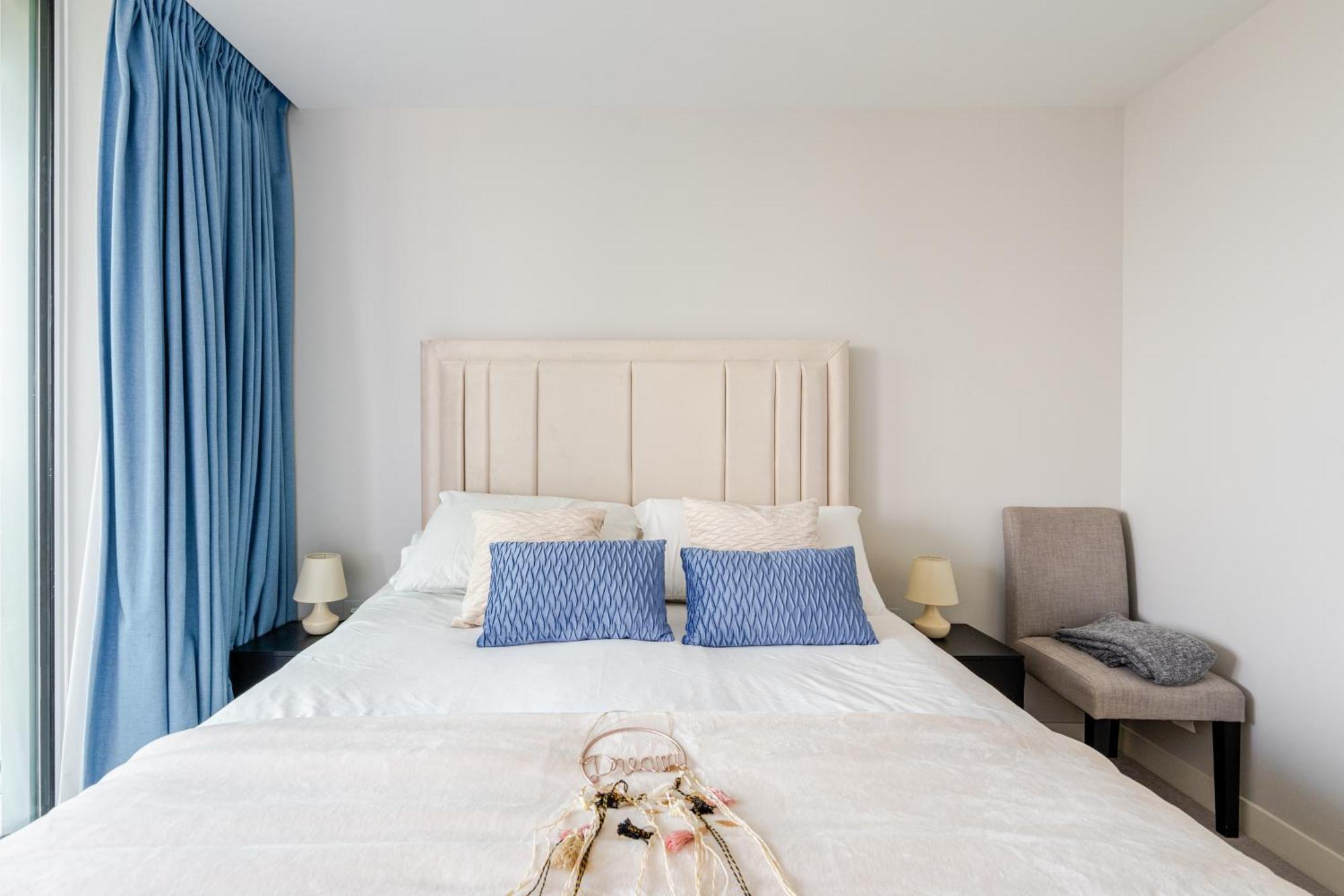 Stunning View Large 1 Bed London