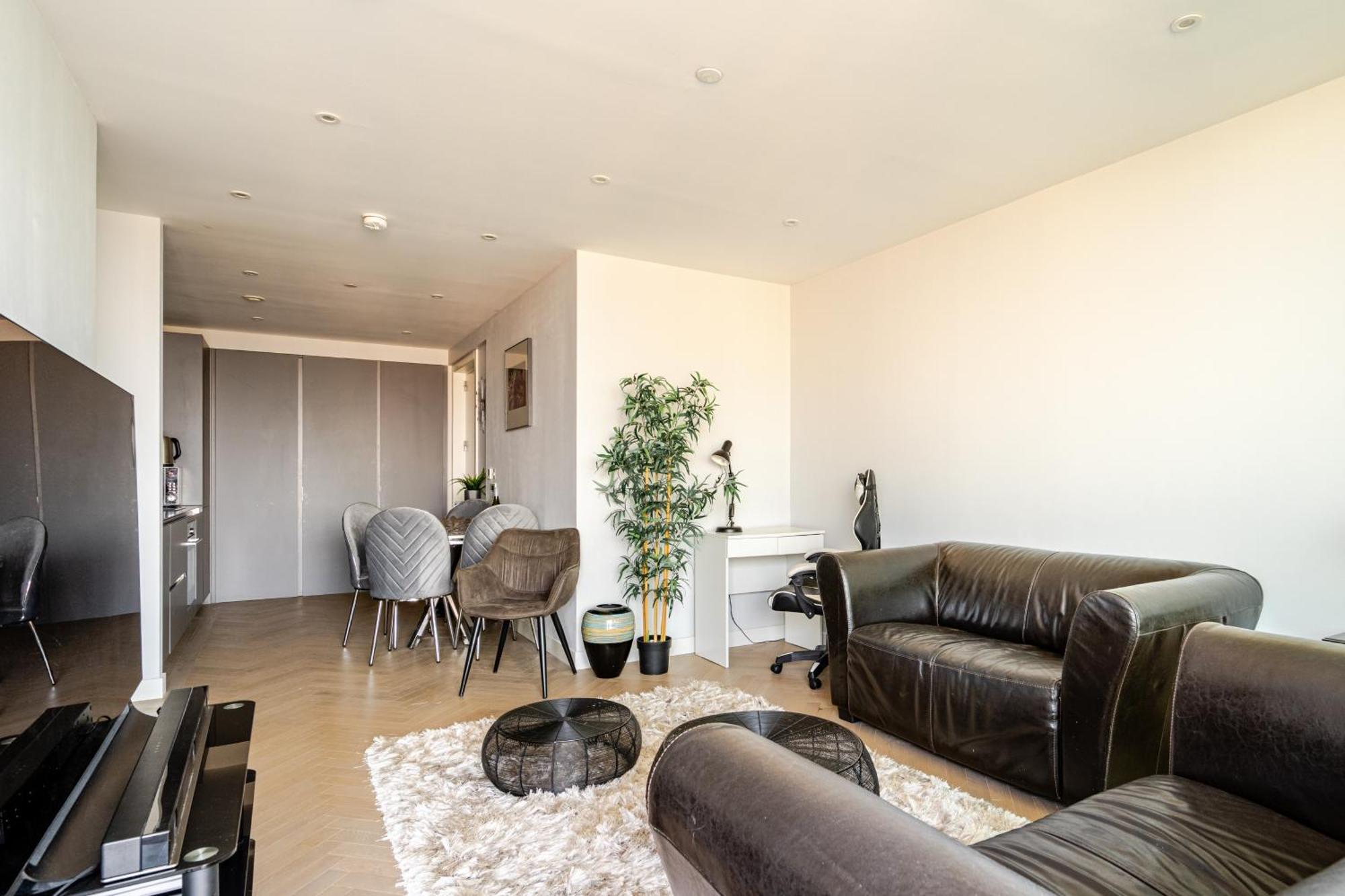 Stunning View Large 1 Bed * London
