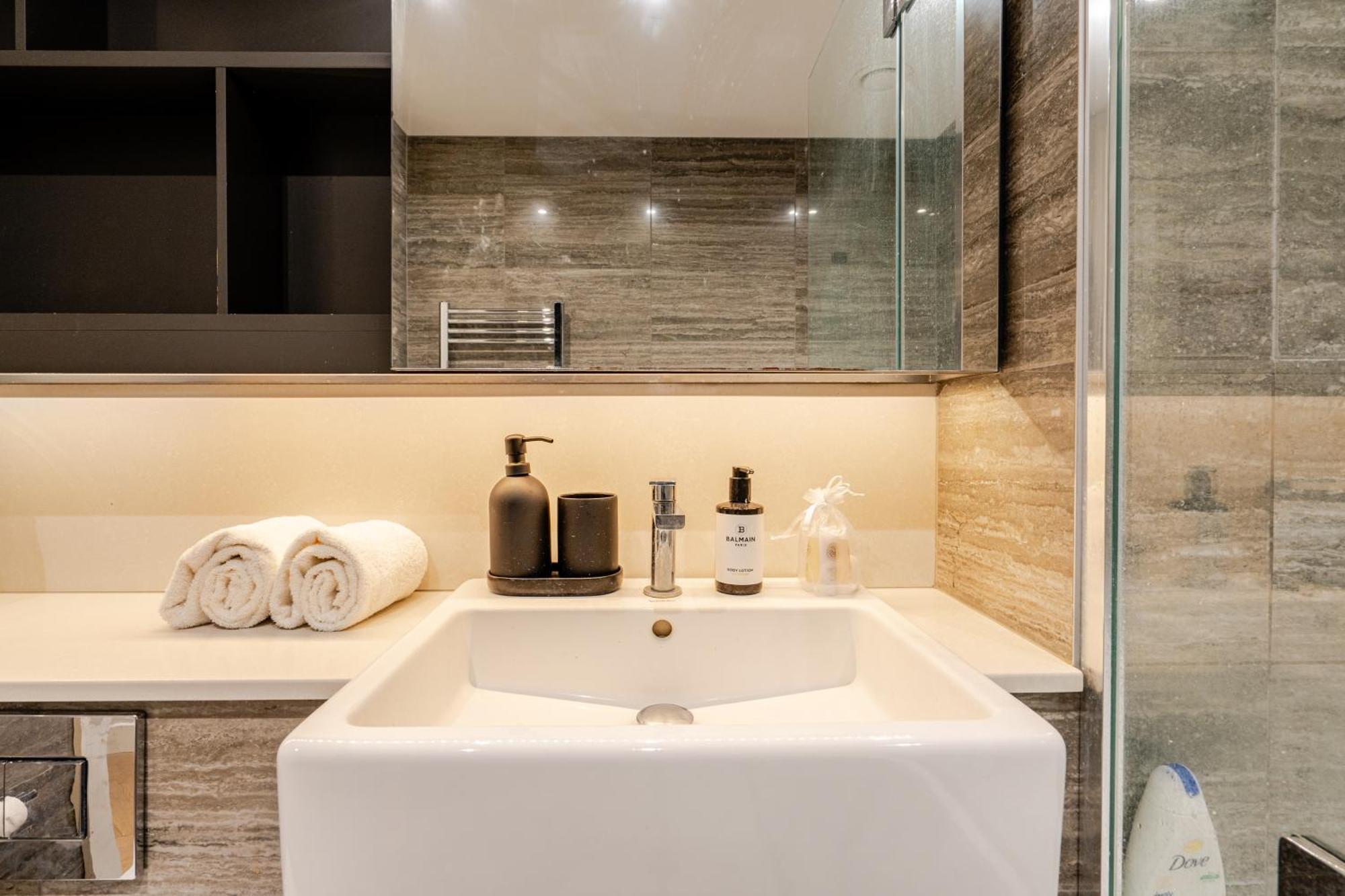 Stunning View Large 1 Bed Apartment