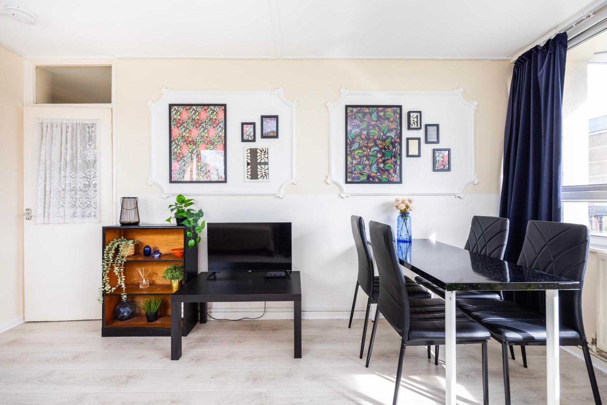 Poplar - Sleep 4-5 - Ideal For Business Travellers & Contractors - Near Canary Wharf And Dlr Station - Parking Tickets Available On Request Apartment London