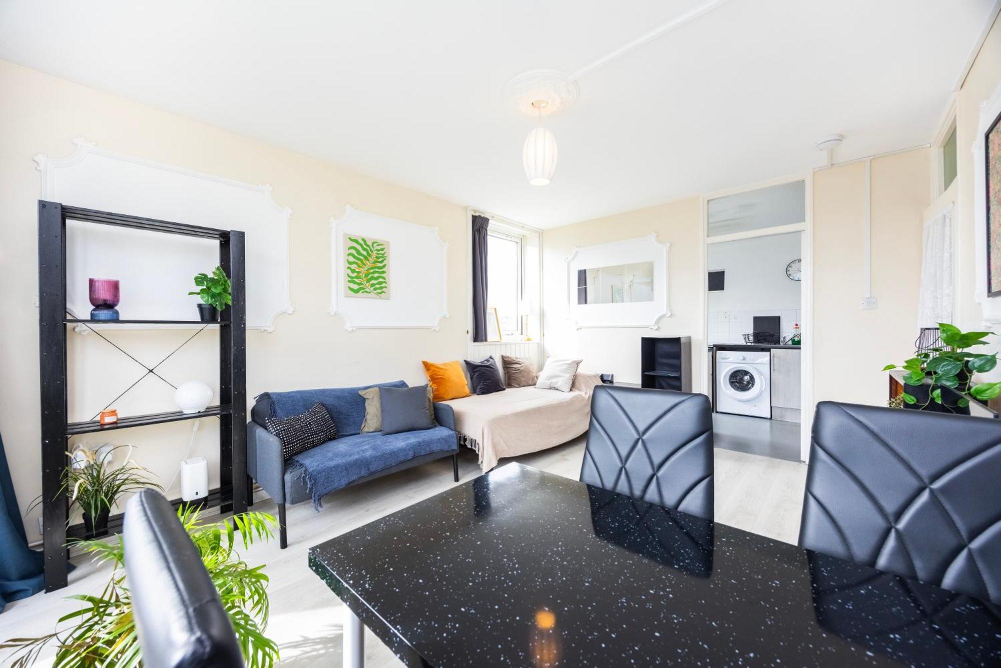 Poplar - Sleep 4-5 - Ideal For Business Travellers & Contractors - Near Canary Wharf And Dlr Station - Parking Tickets Available On Request