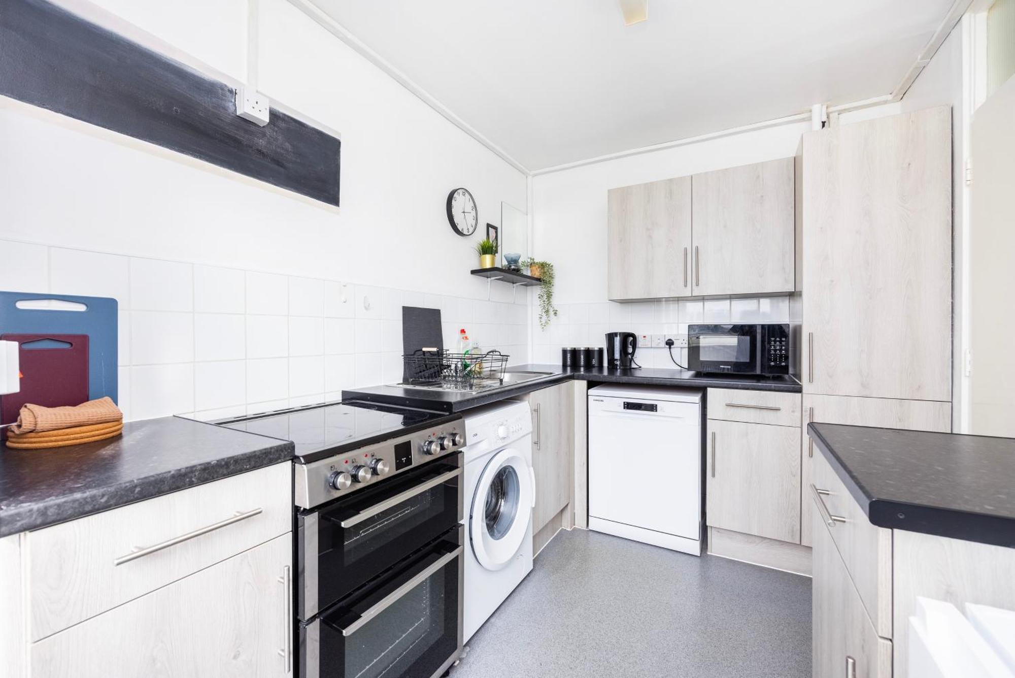 Apartment Poplar - Sleep 4-5 - Ideal For Business Travellers & Contractors - Near Canary Wharf And Dlr Station - Parking Tickets Available On Request