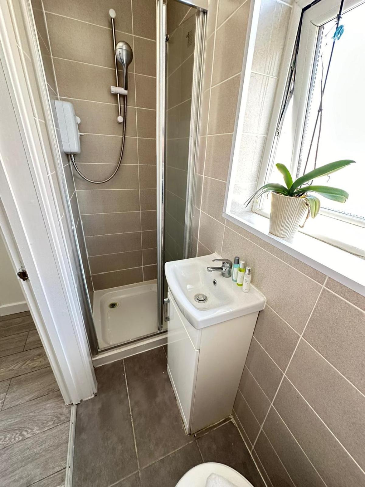 Apartment Kensington Two Bedroom Near Cromwell Hospital *