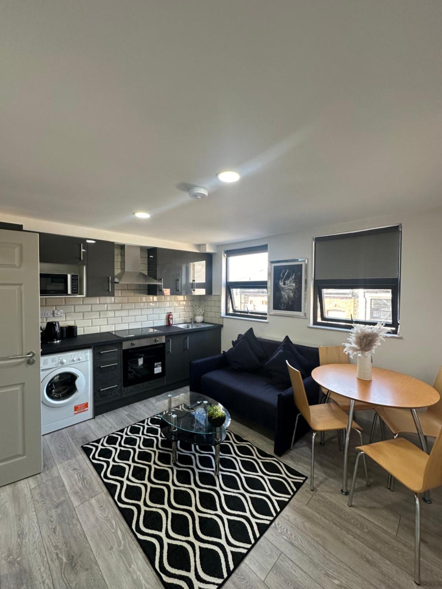 Modern 3 Bedroom With 2 Bathroom In * Londen