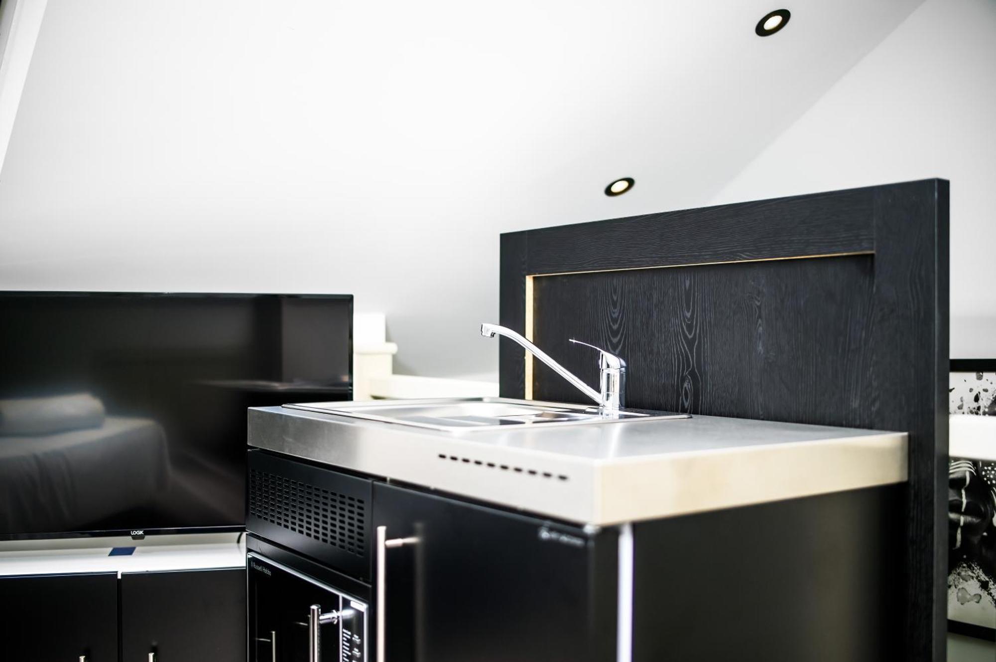 Nine Elms Modern Apartment London