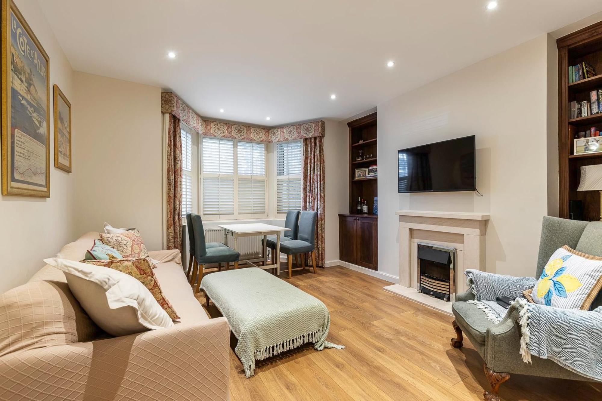 Apartment Elegant Two Bedroom Flat In Redcliffe Gardens