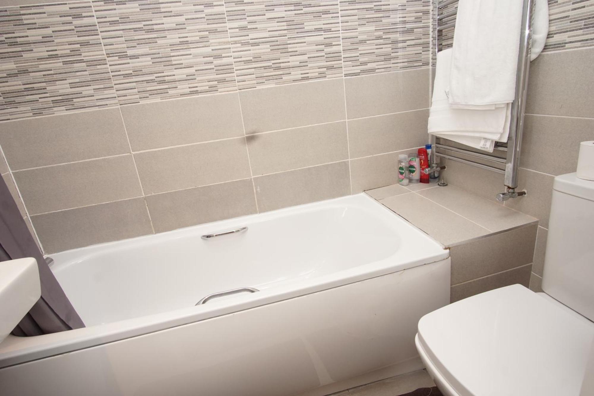 Evergreen Apartments- Flat 2 Leilighet *