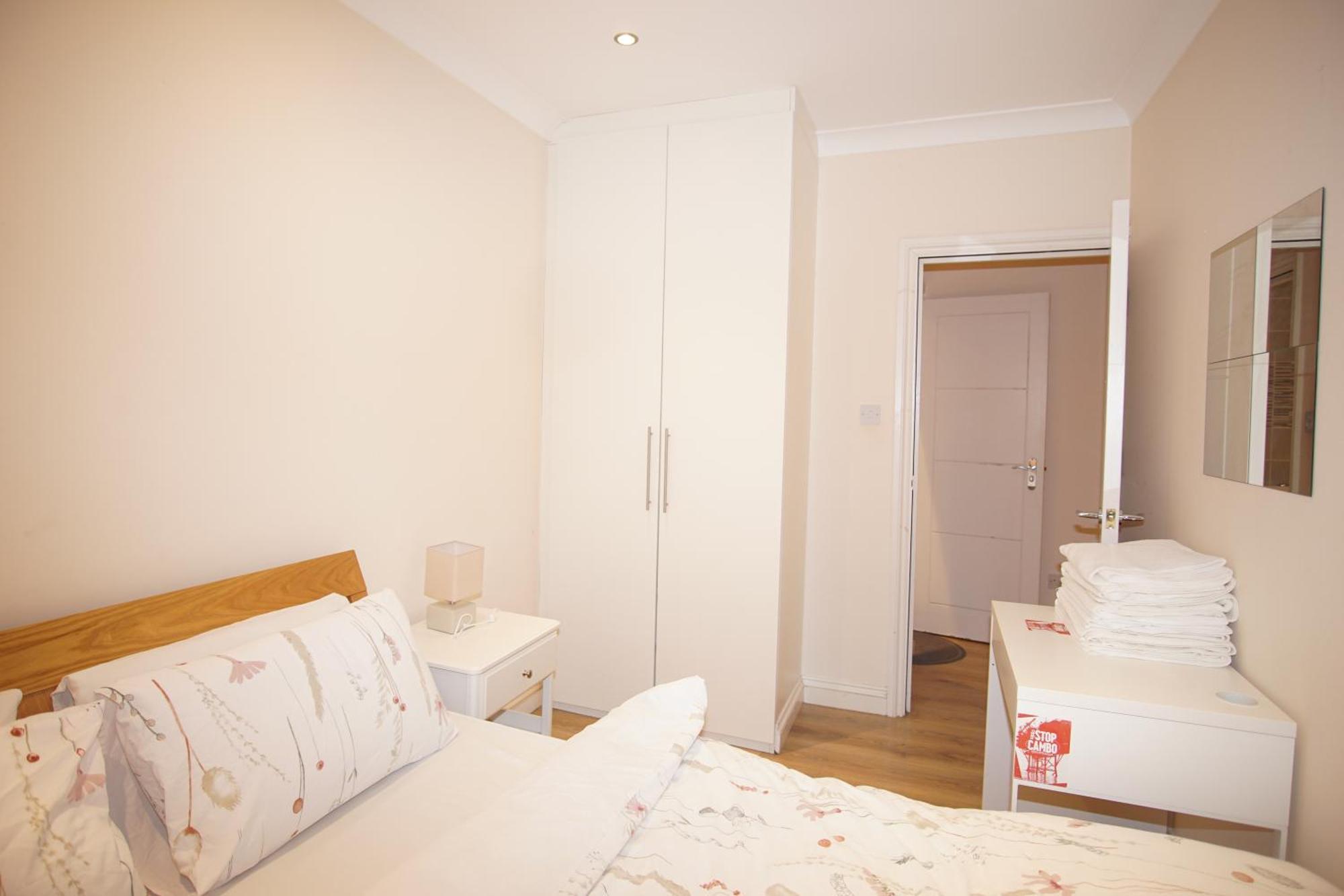 Leilighet Evergreen Apartments- Flat 2 London