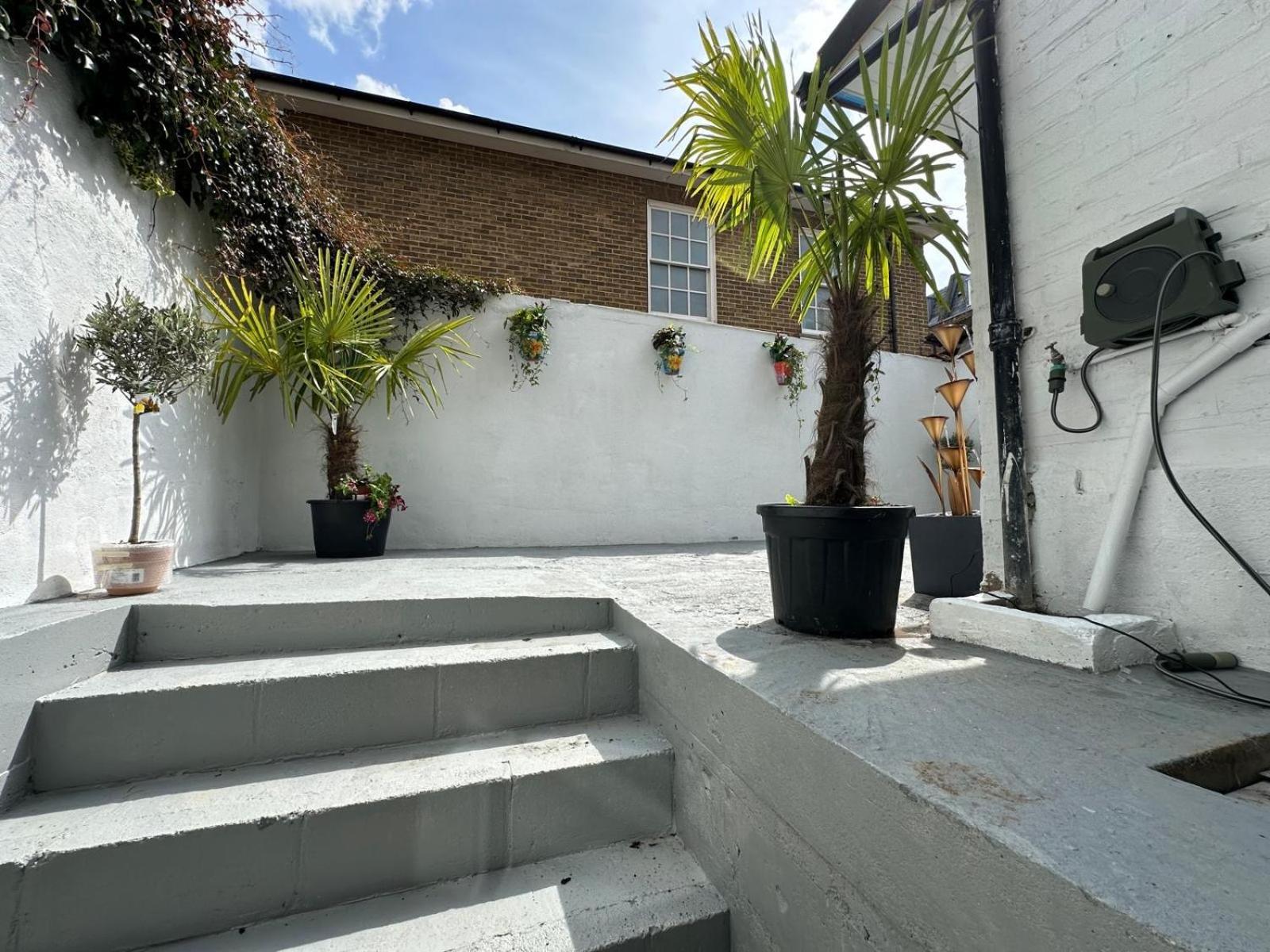 Stylish Garden-level Flat In Chiswick * Londres