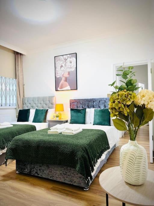 Apartment 64 Queen's Grove Nw8 6er A-full Address *