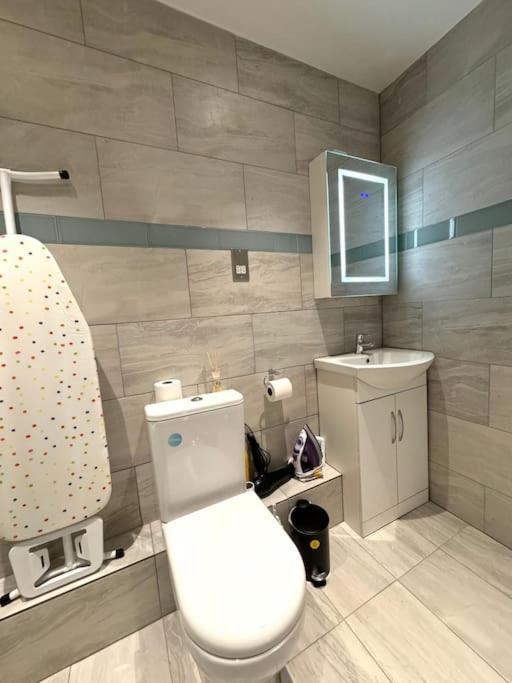 64 Queen's Grove Nw8 6er A-full Address