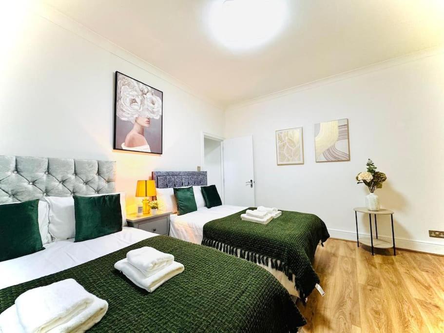 64 Queen's Grove Nw8 6er A-full Address * London