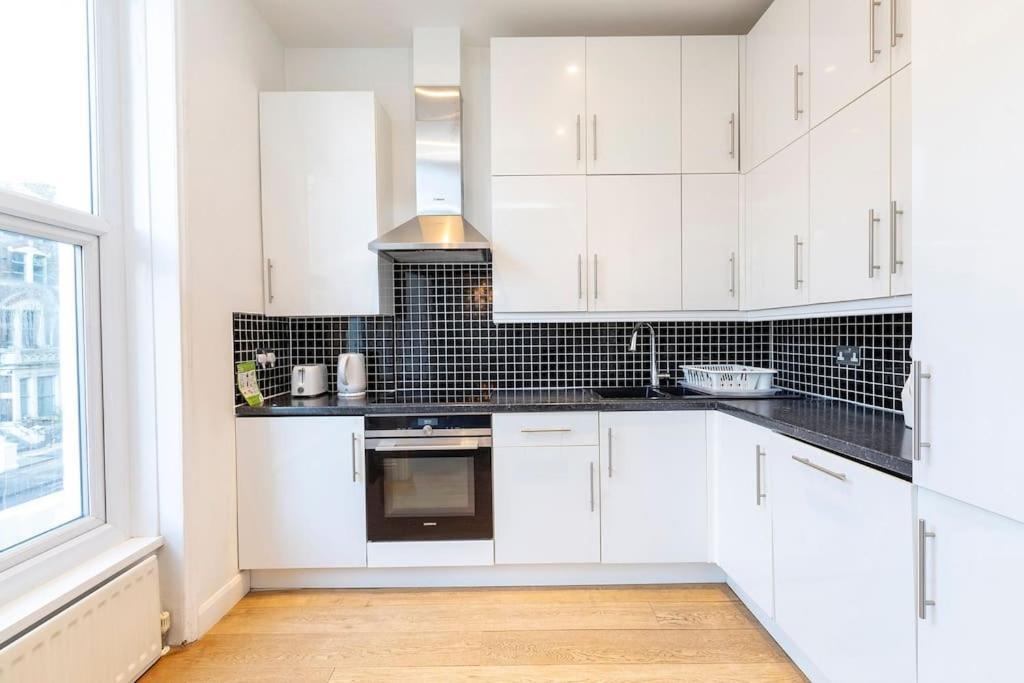 Charming 2 Bedroom Flat In Kensington * London