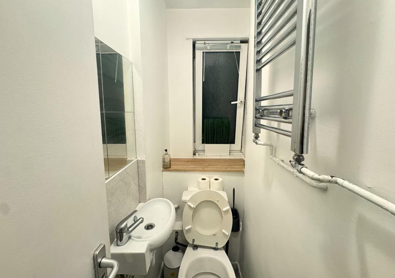 Apartment Luxe Sleeps 14 - Wandsworth & Putney Bridge - 4 Bedrooms
