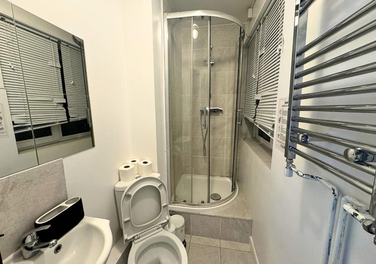 Luxe Sleeps 14 - Wandsworth & Putney Bridge - 4 Bedrooms Apartment *