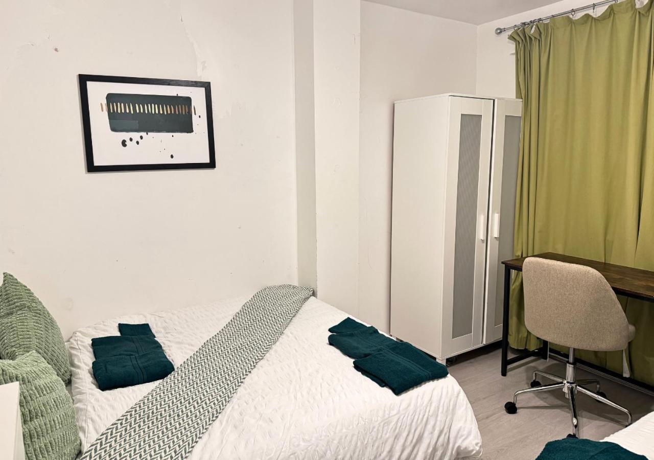 Luxe Sleeps 14 - Wandsworth & Putney Bridge - 4 Bedrooms