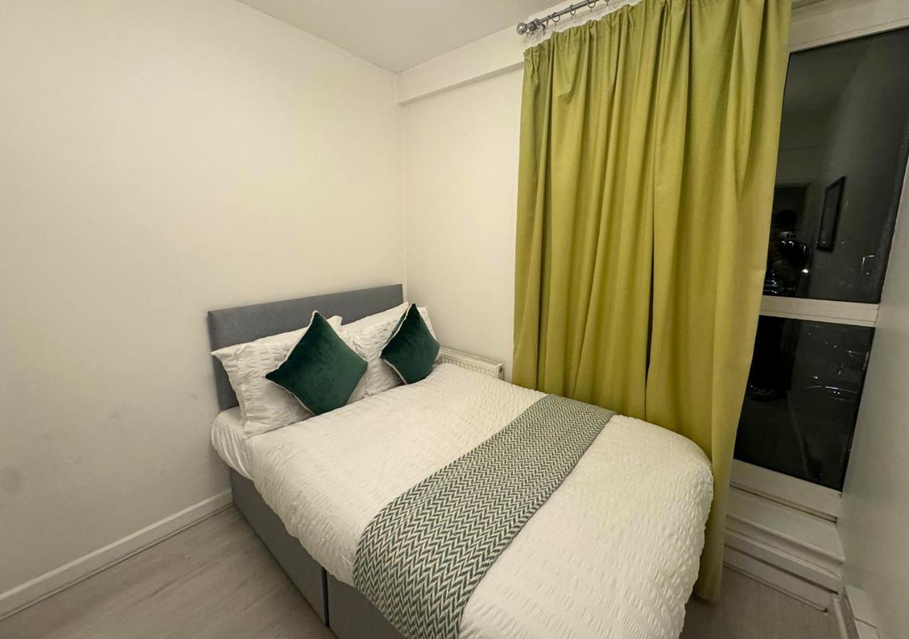 Apartment Luxe Sleeps 14 - Wandsworth & Putney Bridge - 4 Bedrooms